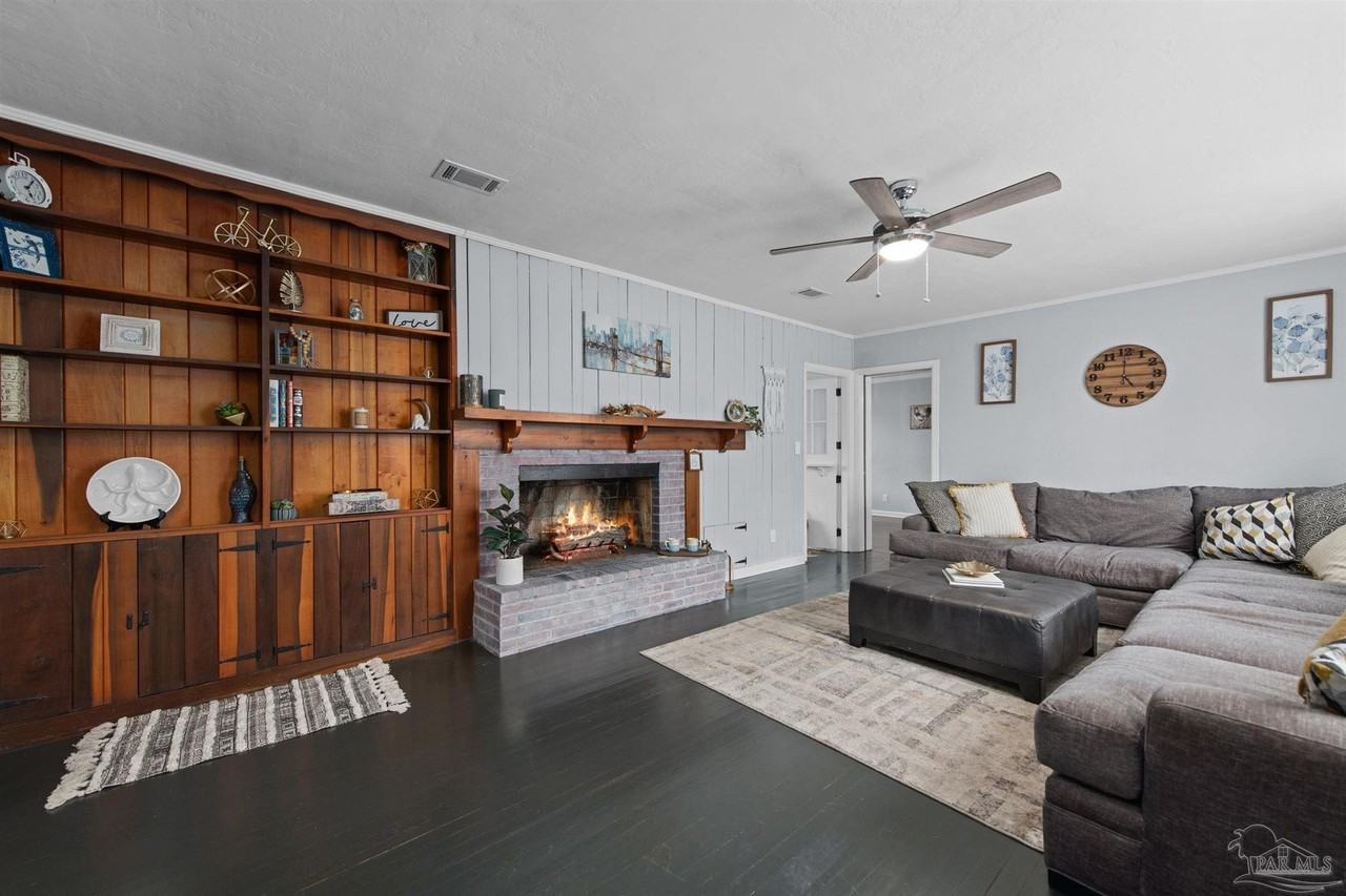 1111 S Old Corry Field Rd - Photo 3 of 44