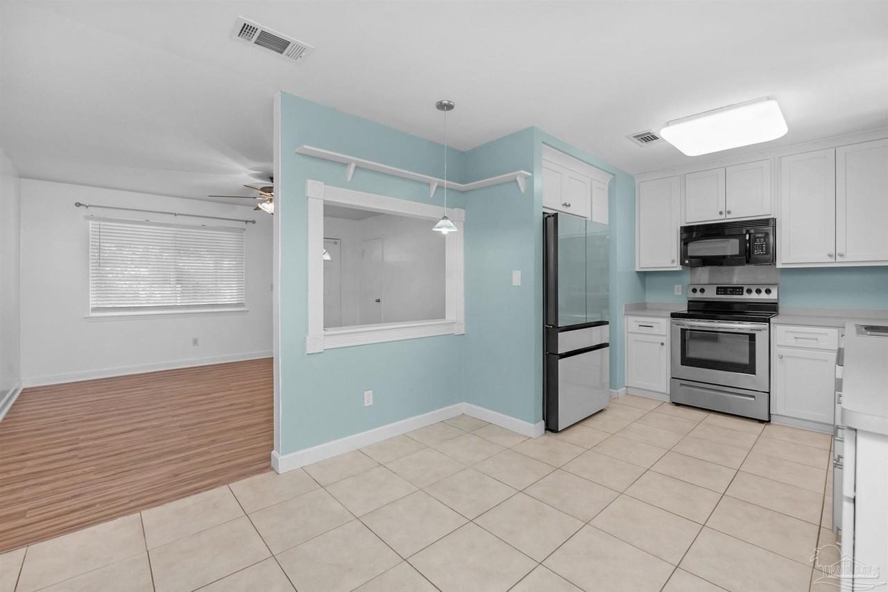 5229 Compass Ct - Photo 4 of 34