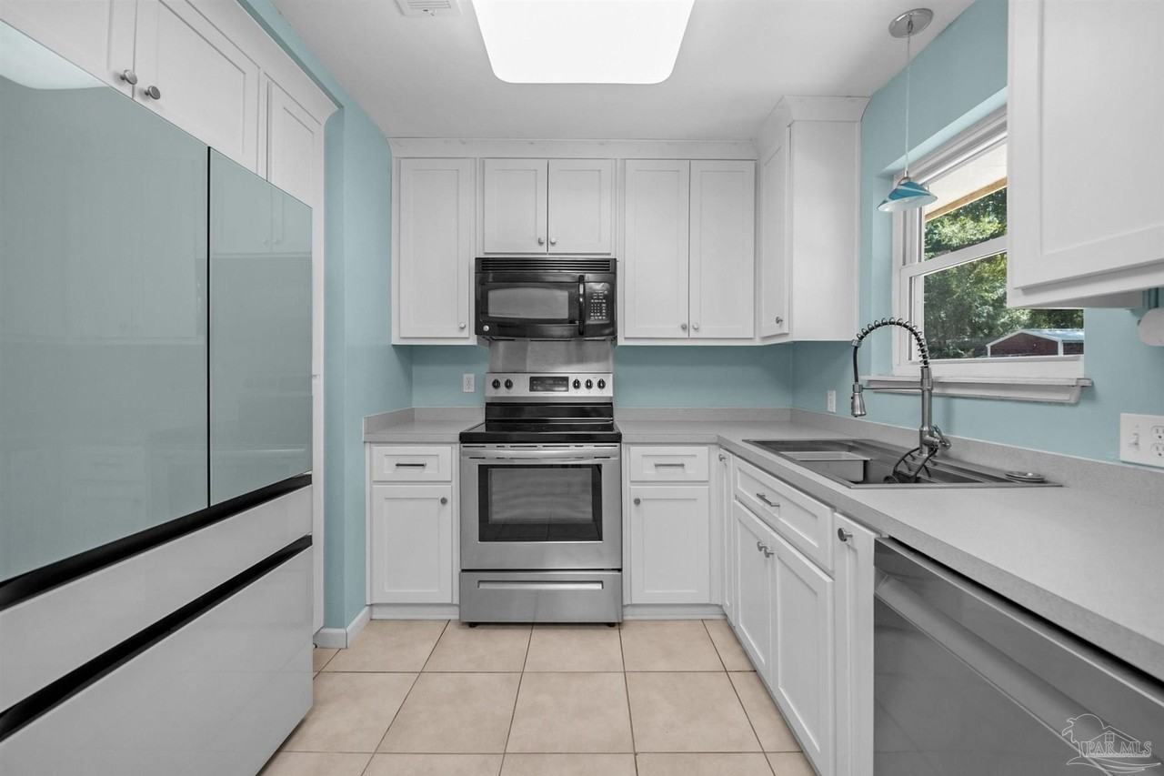 5229 Compass Ct - Photo 6 of 34