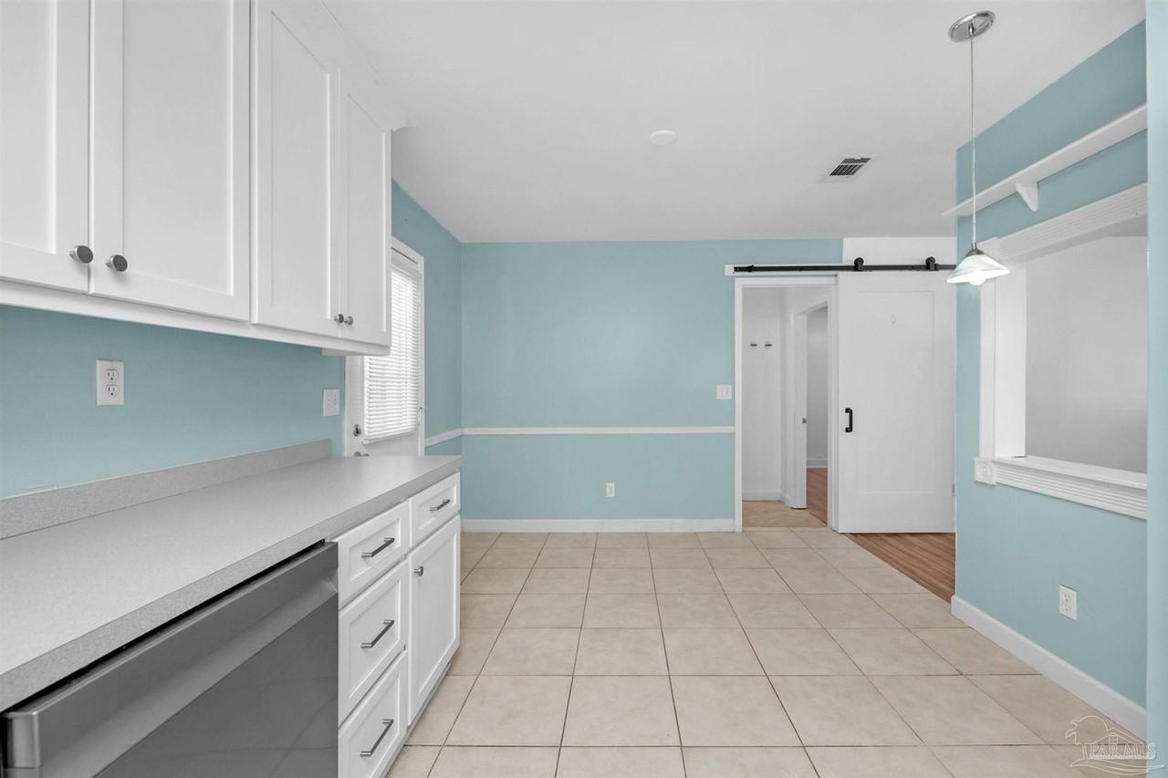 5229 Compass Ct - Photo 7 of 34