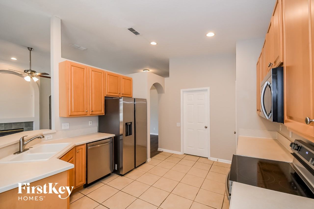 10537 Castlebar Glen Dr S - Photo 5 of 15