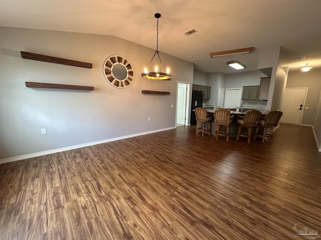 8908 Abbington Dr - Photo 6 of 20