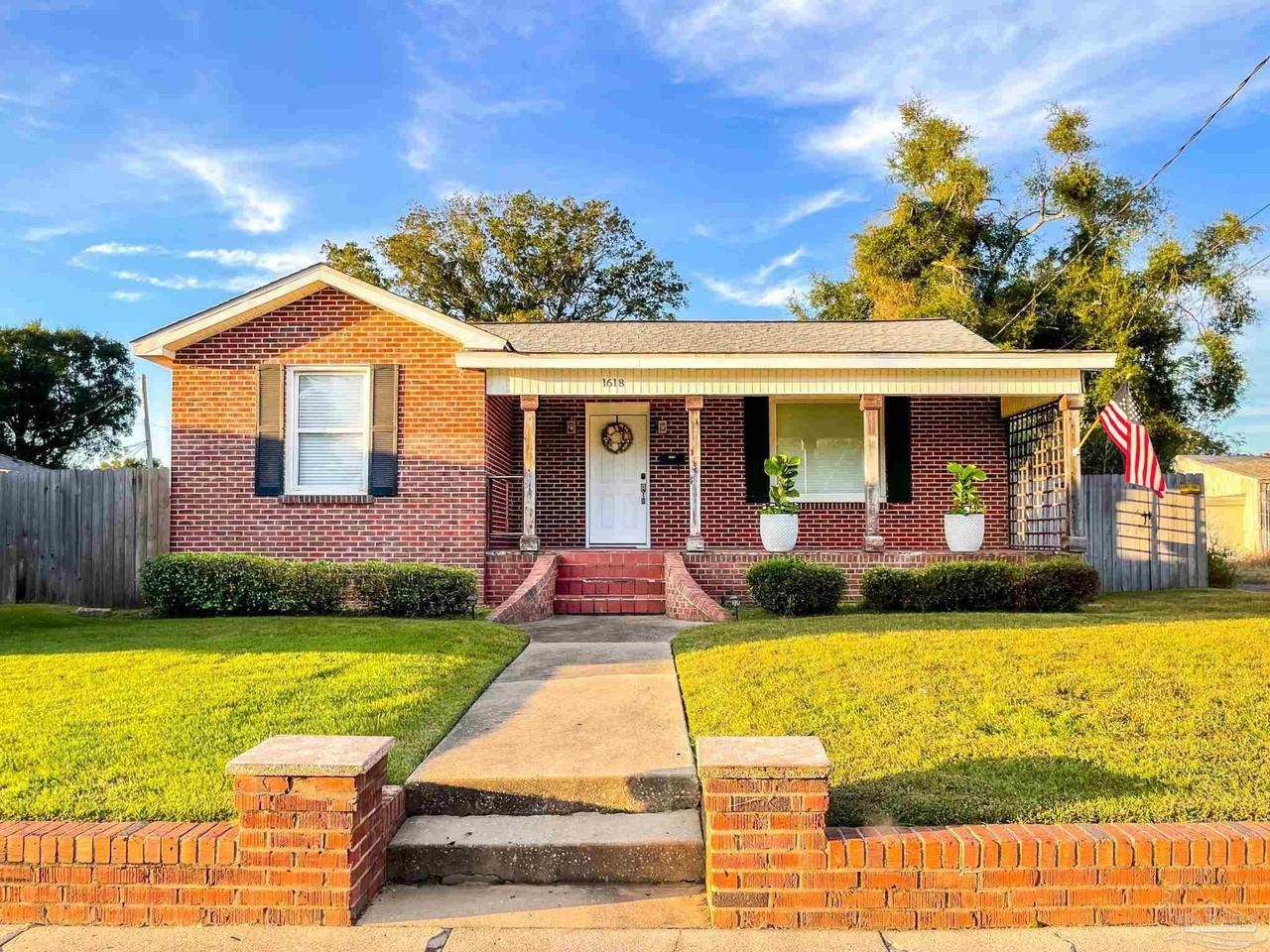 1618 W Garden St - Photo 3 of 33