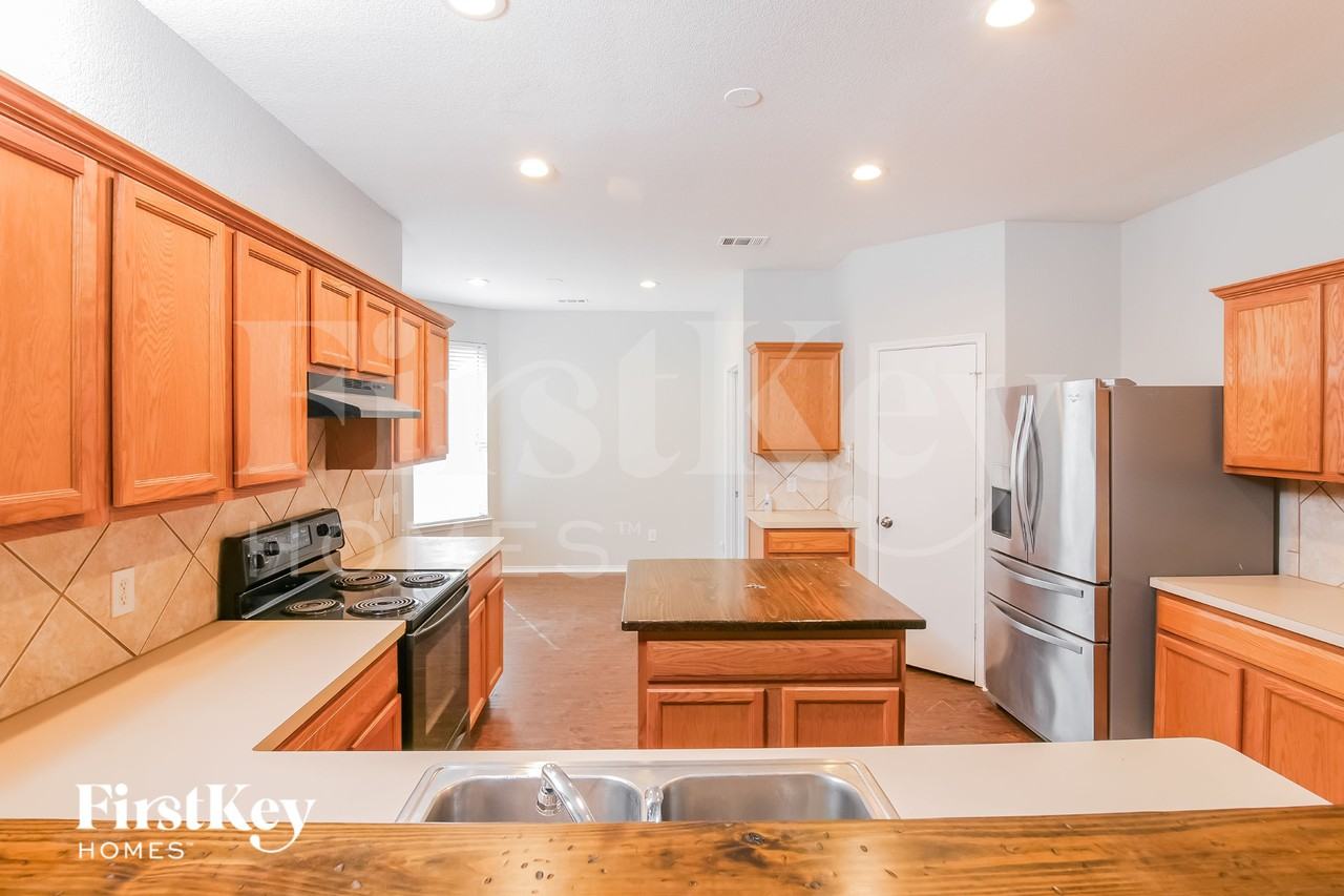 901 Cutting Horse Dr - Photo 5 of 18