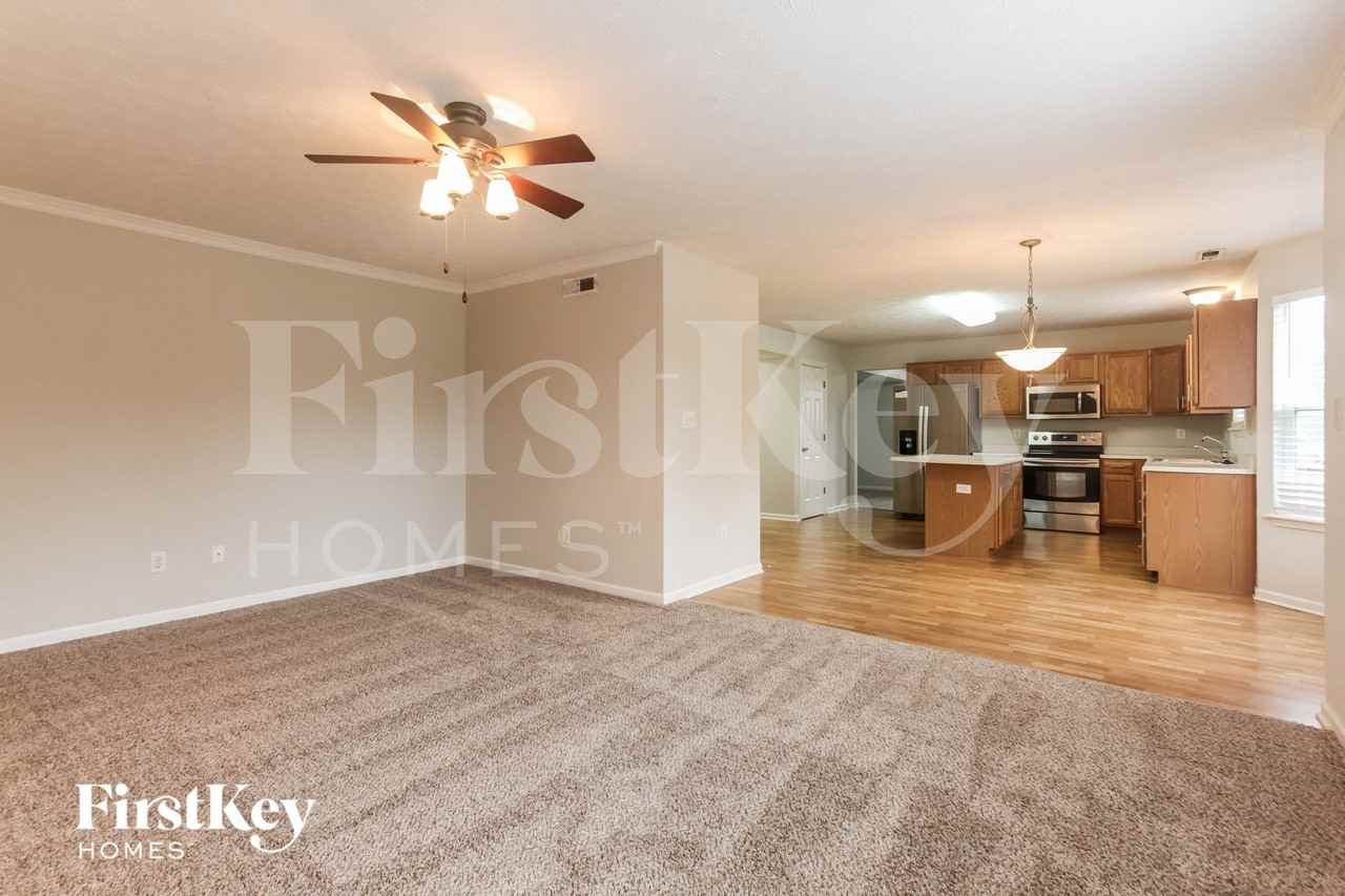 6262 Saddletree Dr - Photo 3 of 15