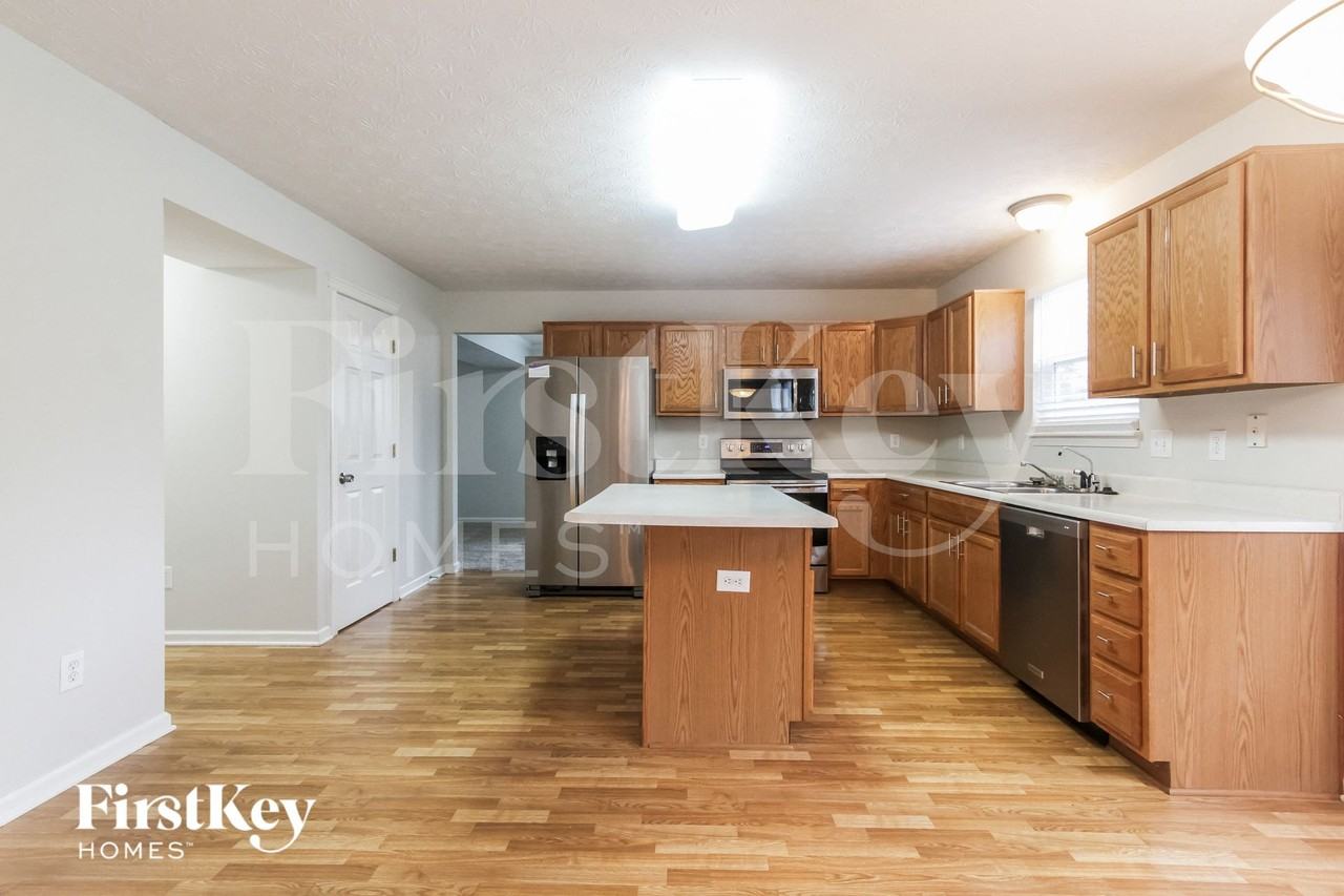 6262 Saddletree Dr - Photo 5 of 15