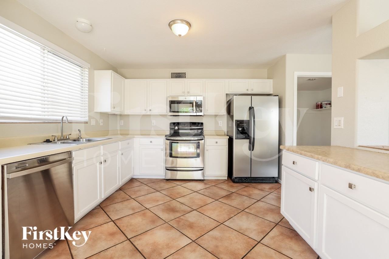 8202 S Placita Del Parque - Photo 5 of 15