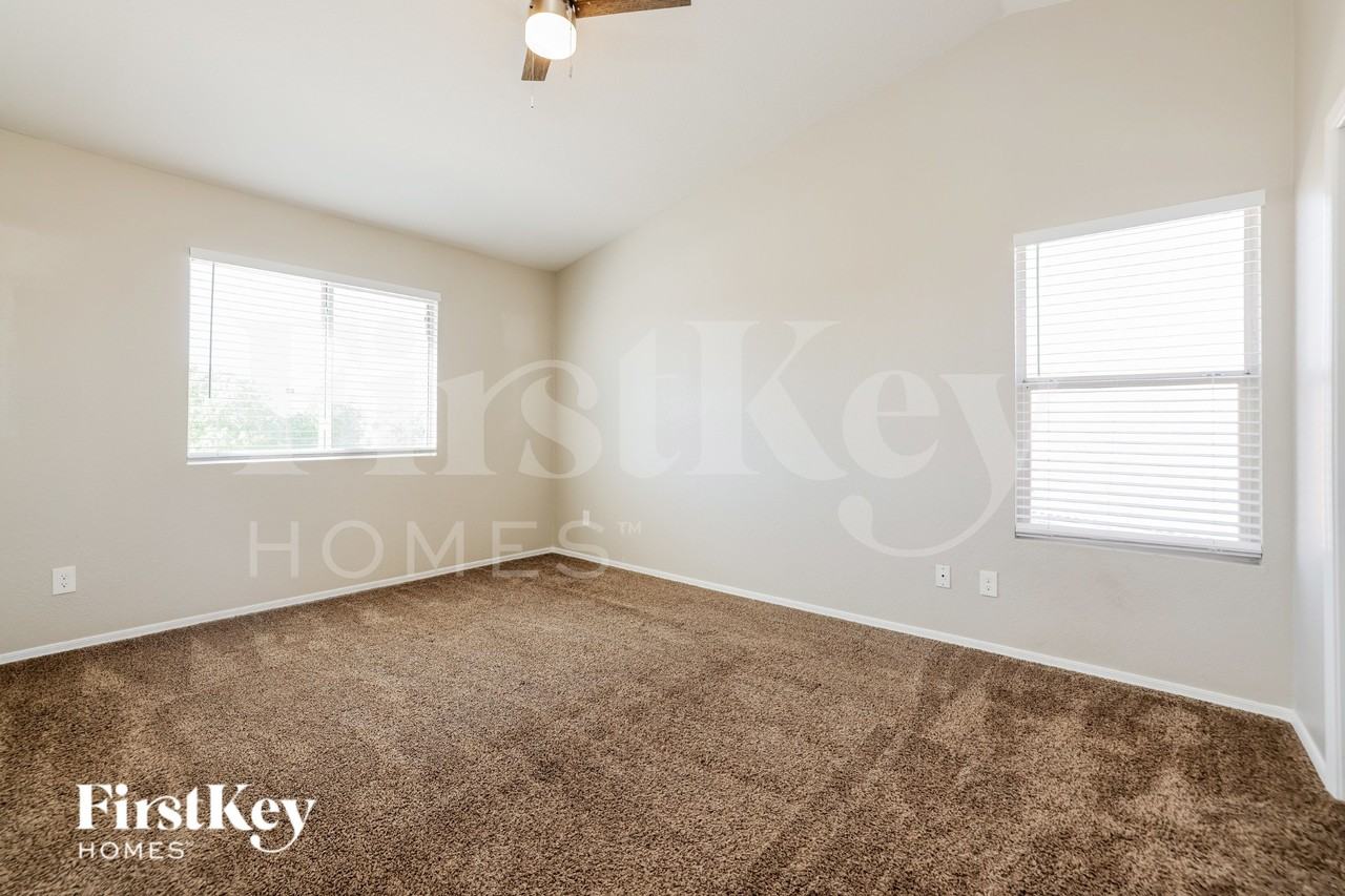 8202 S Placita Del Parque - Photo 6 of 15