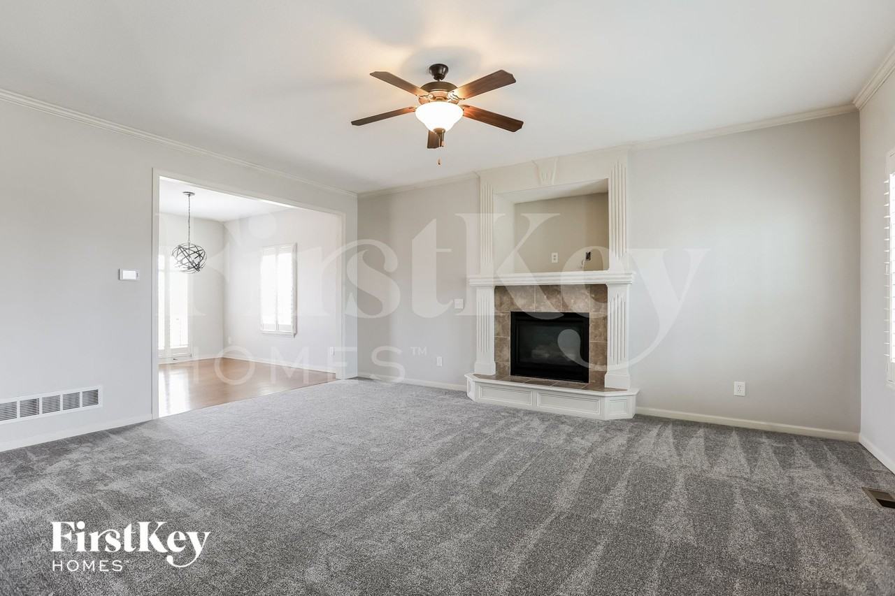 8944 Ne Paw Paw Dr - Photo 3 of 15