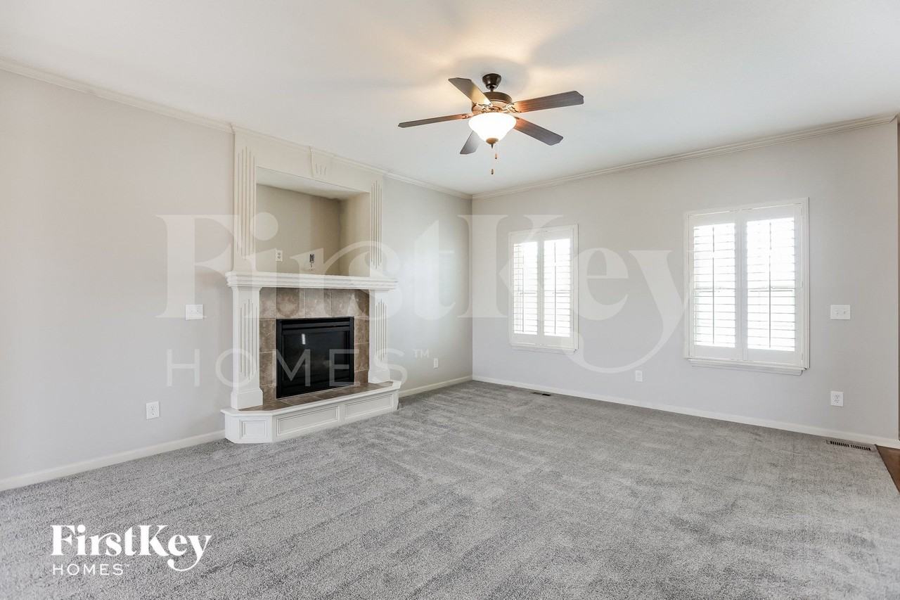 8944 Ne Paw Paw Dr - Photo 4 of 15