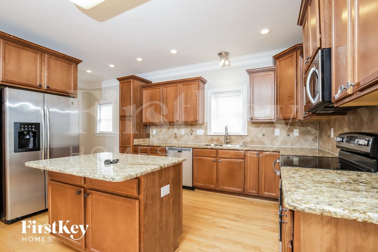 940 Boyer Dr - Photo 6 of 15