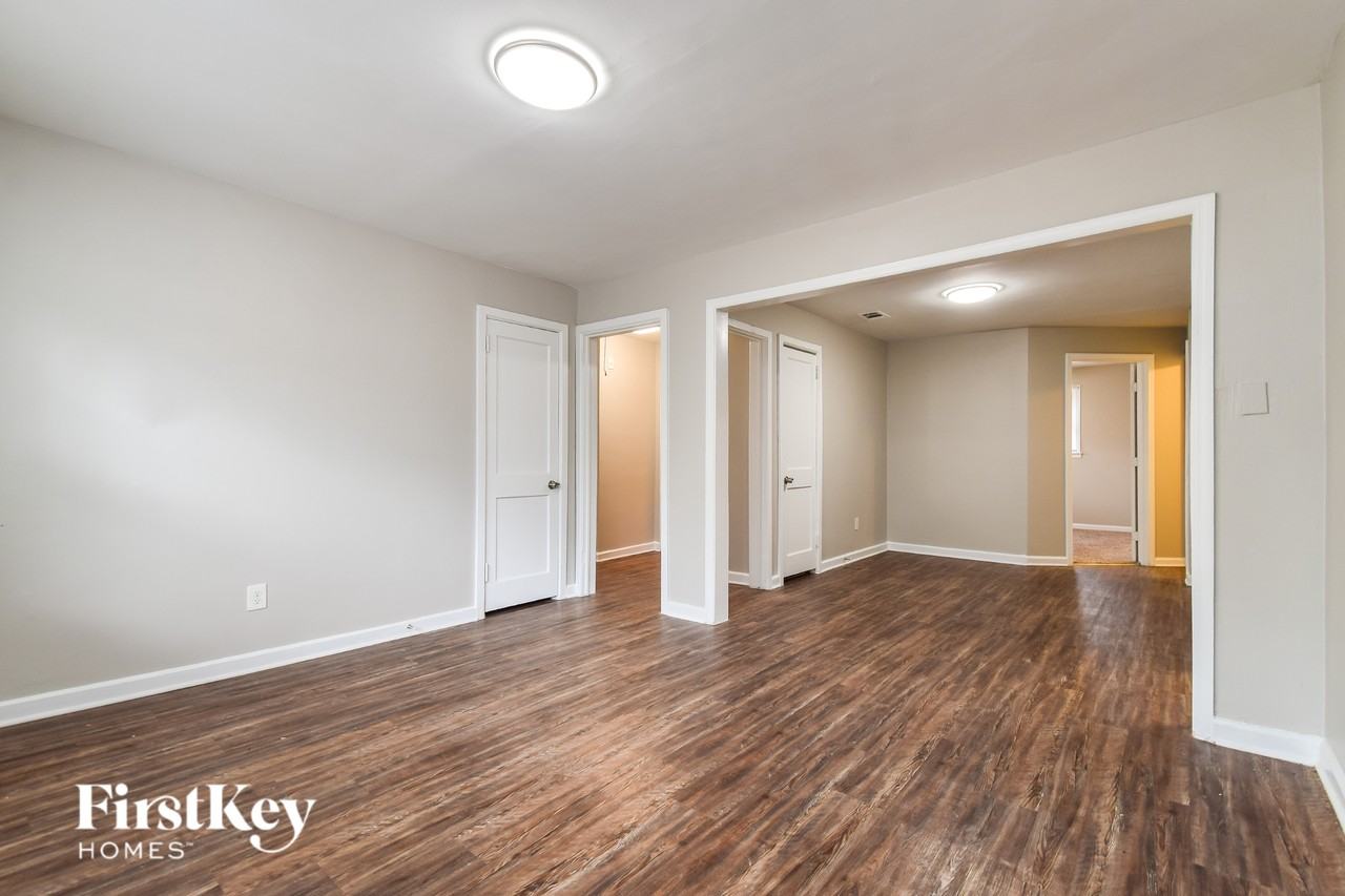 1837 Oakmont Dr Nw - Photo 4 of 15