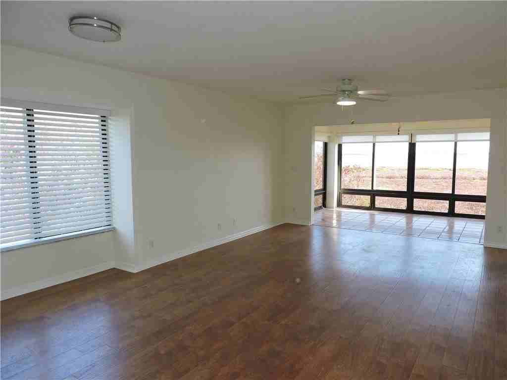 6240 E Mirror Lake Dr #201 - Photo 7 of 36