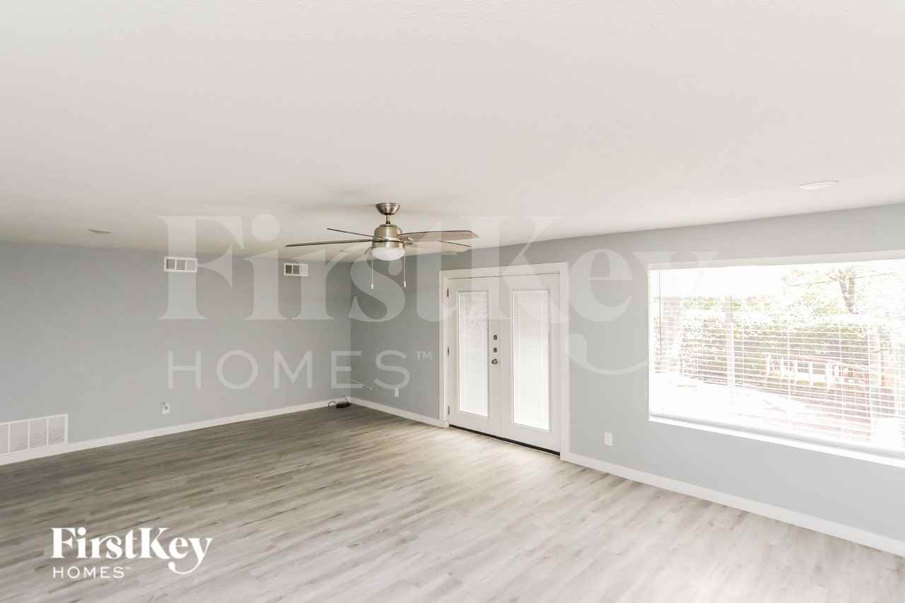 3208 Kiesthill Dr - Photo 3 of 15