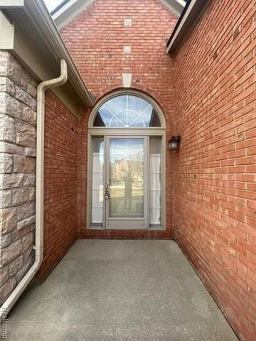 37165 Berkleigh Ct - Photo 3 of 50