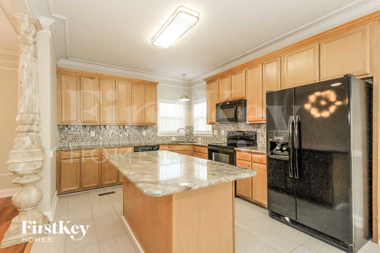 7240 Orchard Path Dr - Photo 5 of 15