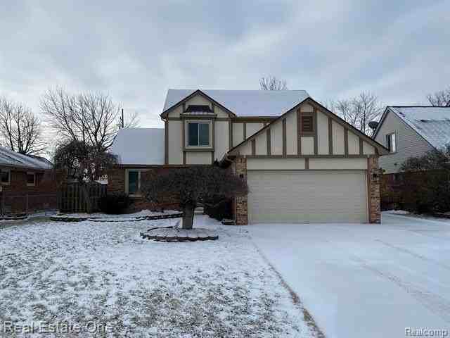 28772 Wales Dr - Photo 2 of 32
