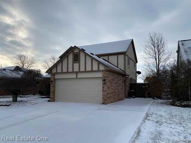 28772 Wales Dr - Photo 3 of 32