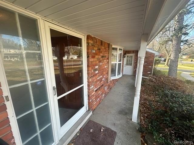 5659 Kingsmill Dr - Photo 7 of 50