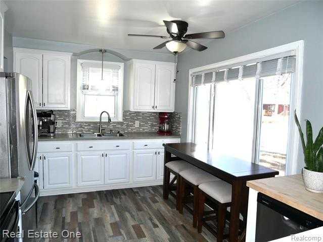 2881 Ellwood Ave - Photo 4 of 19