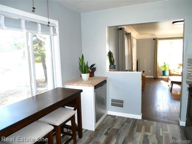 2881 Ellwood Ave - Photo 7 of 19