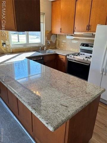 18746 Westbrook Dr - Photo 3 of 13