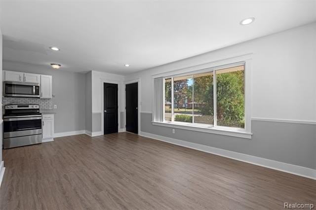 4401 Crooks Rd - Photo 3 of 10