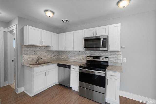 4401 Crooks Rd - Photo 6 of 10