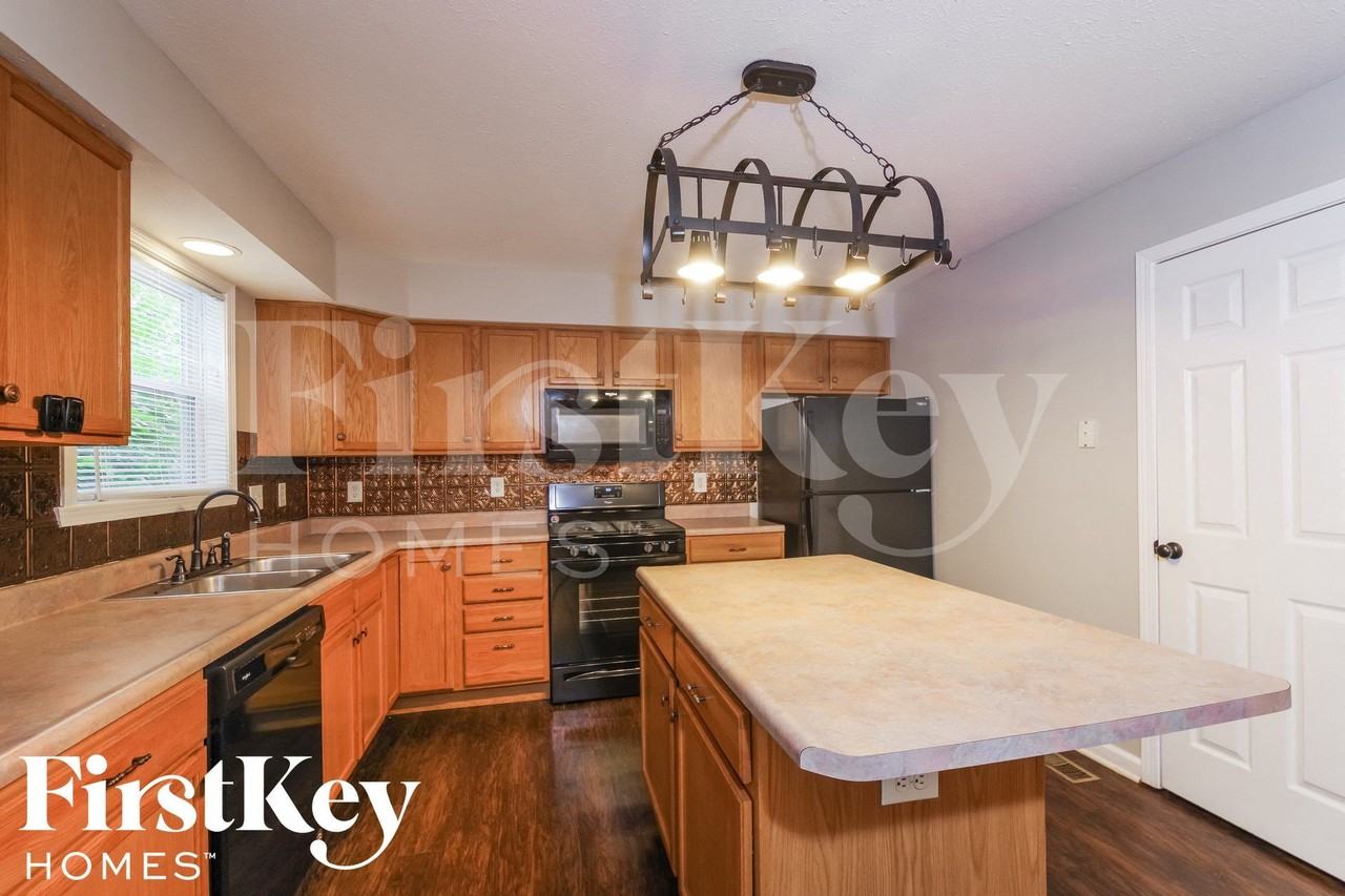 944 Breaside Ln - Photo 7 of 15