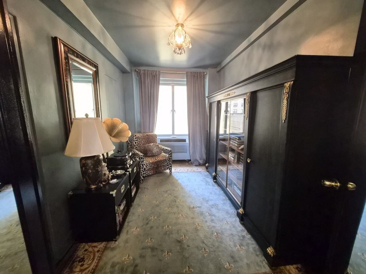 40 Central Park S #5A - Photo 3 of 11