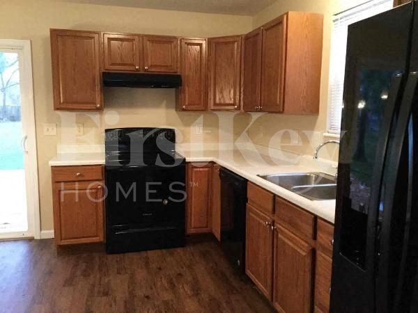 8218 Melrose Ln - Photo 7 of 22