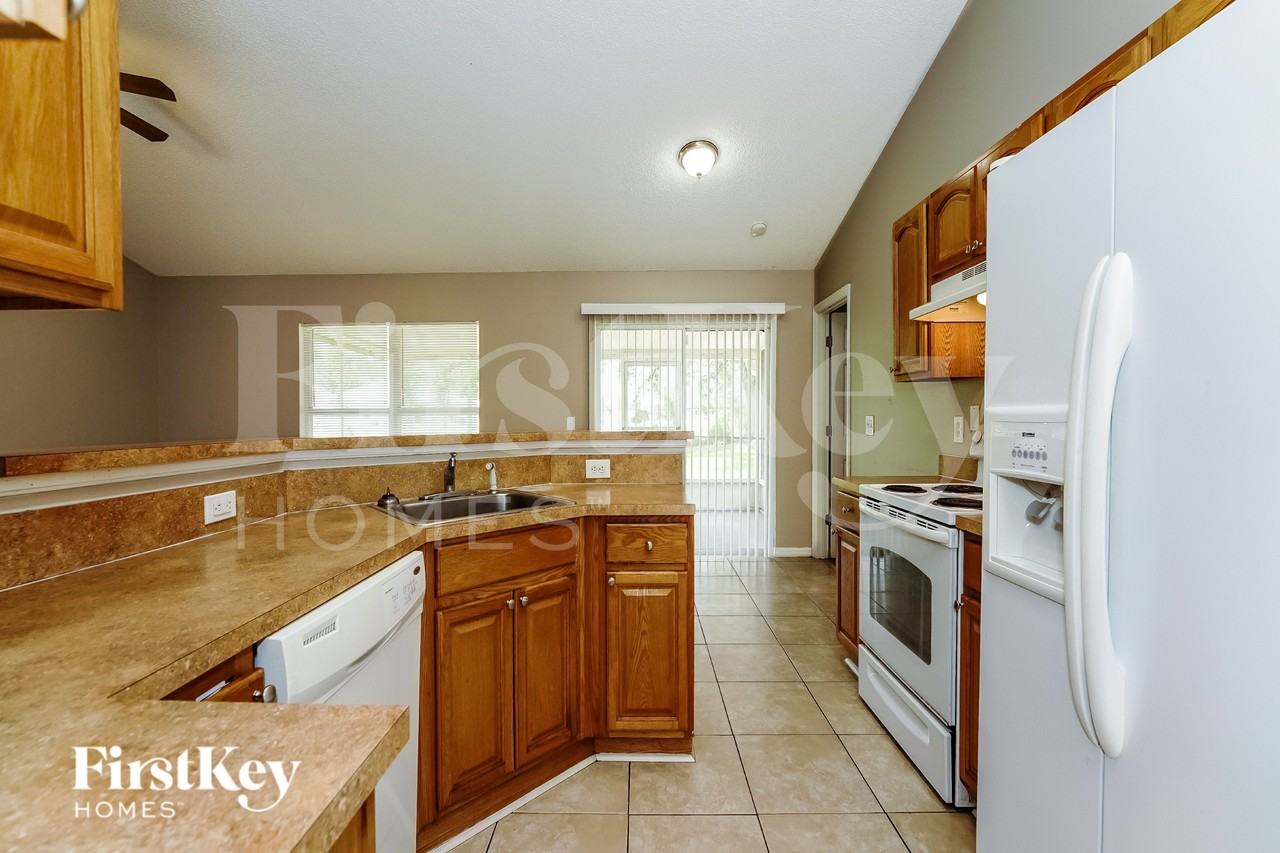 791 Geary St Sw - Photo 7 of 16