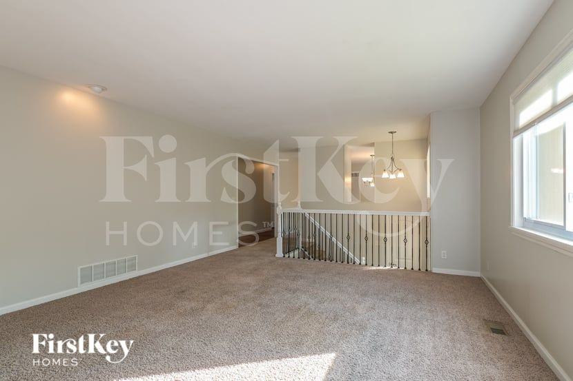 611 Lakewood Dr - Photo 5 of 19