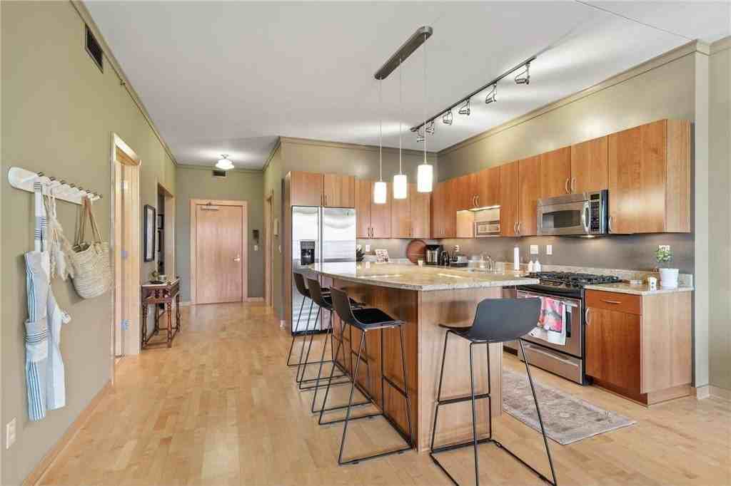 401 N 2nd St #611 - Photo 2 of 28