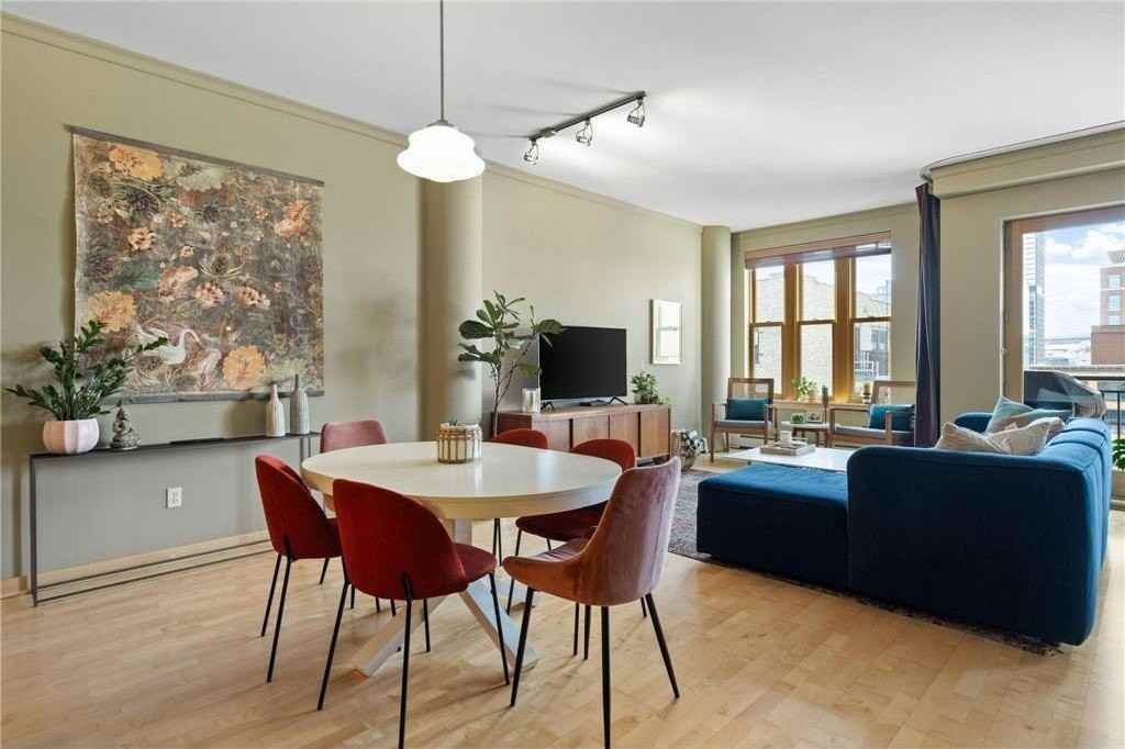 401 N 2nd St #611 - Photo 4 of 28