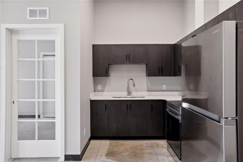 801 Se 9th St #205 - Photo 4 of 12