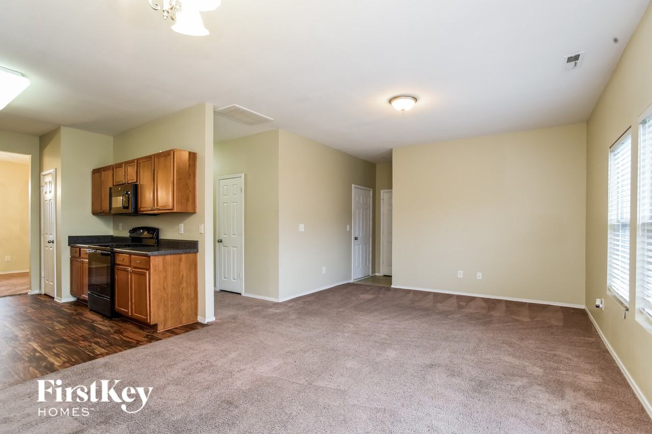 3418 Charterhall Ln - Photo 3 of 15