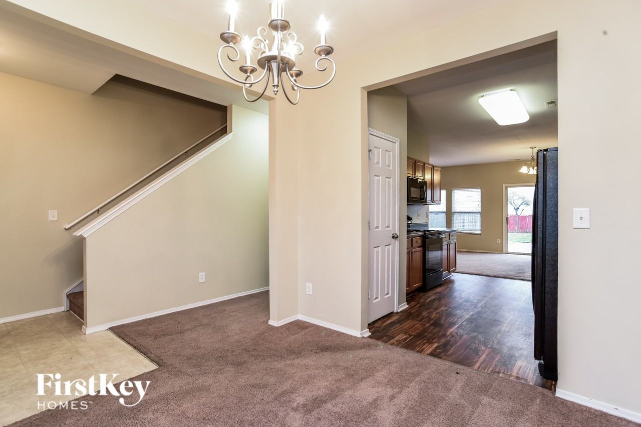 3418 Charterhall Ln - Photo 5 of 15