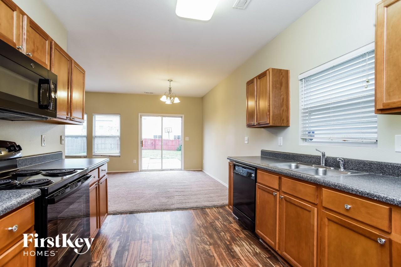 3418 Charterhall Ln - Photo 6 of 15