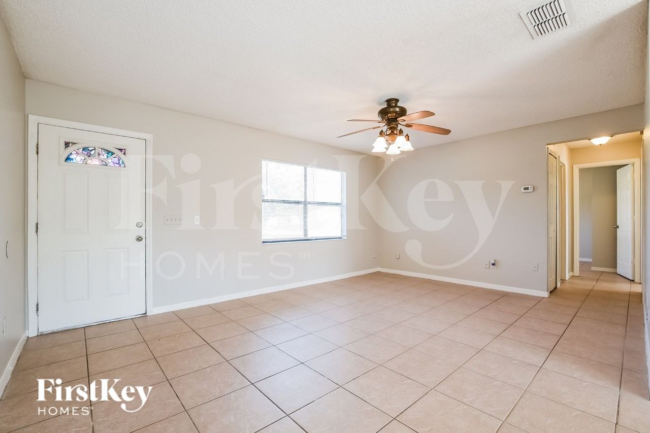 3208 Buckland St - Photo 3 of 16