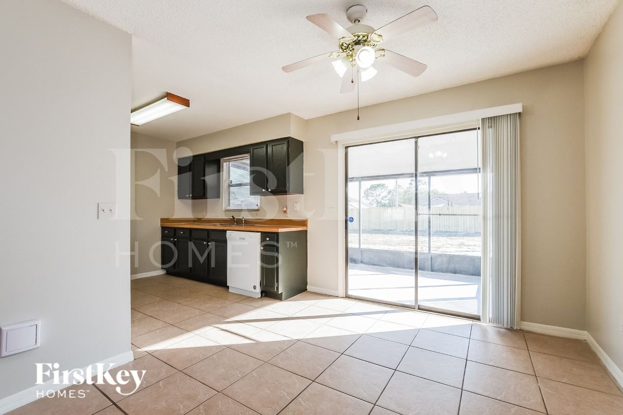 3208 Buckland St - Photo 4 of 16