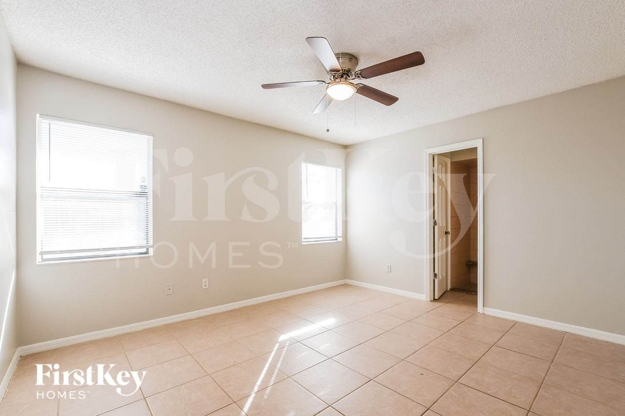 3208 Buckland St - Photo 7 of 16