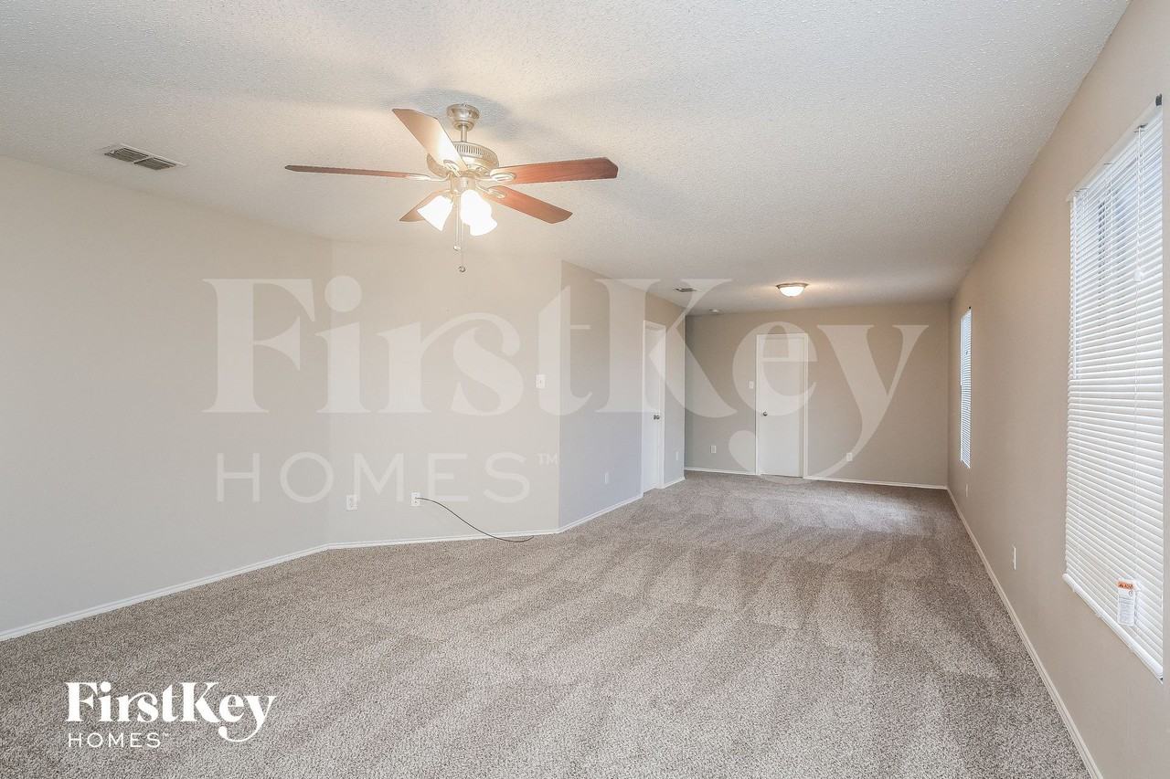 2908 Robin Ln - Photo 6 of 15