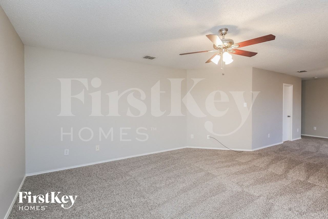 2908 Robin Ln - Photo 7 of 15