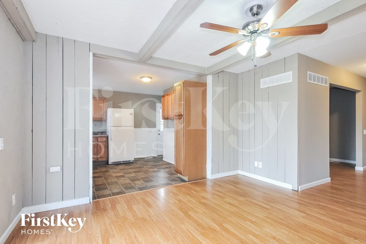 2064 Aristocrat Dr - Photo 5 of 14