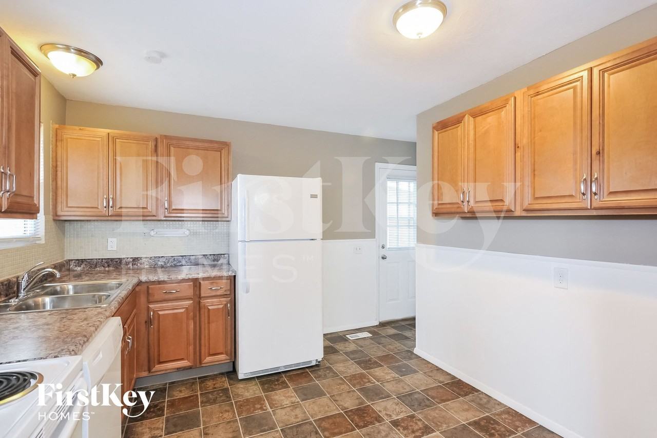 2064 Aristocrat Dr - Photo 7 of 14