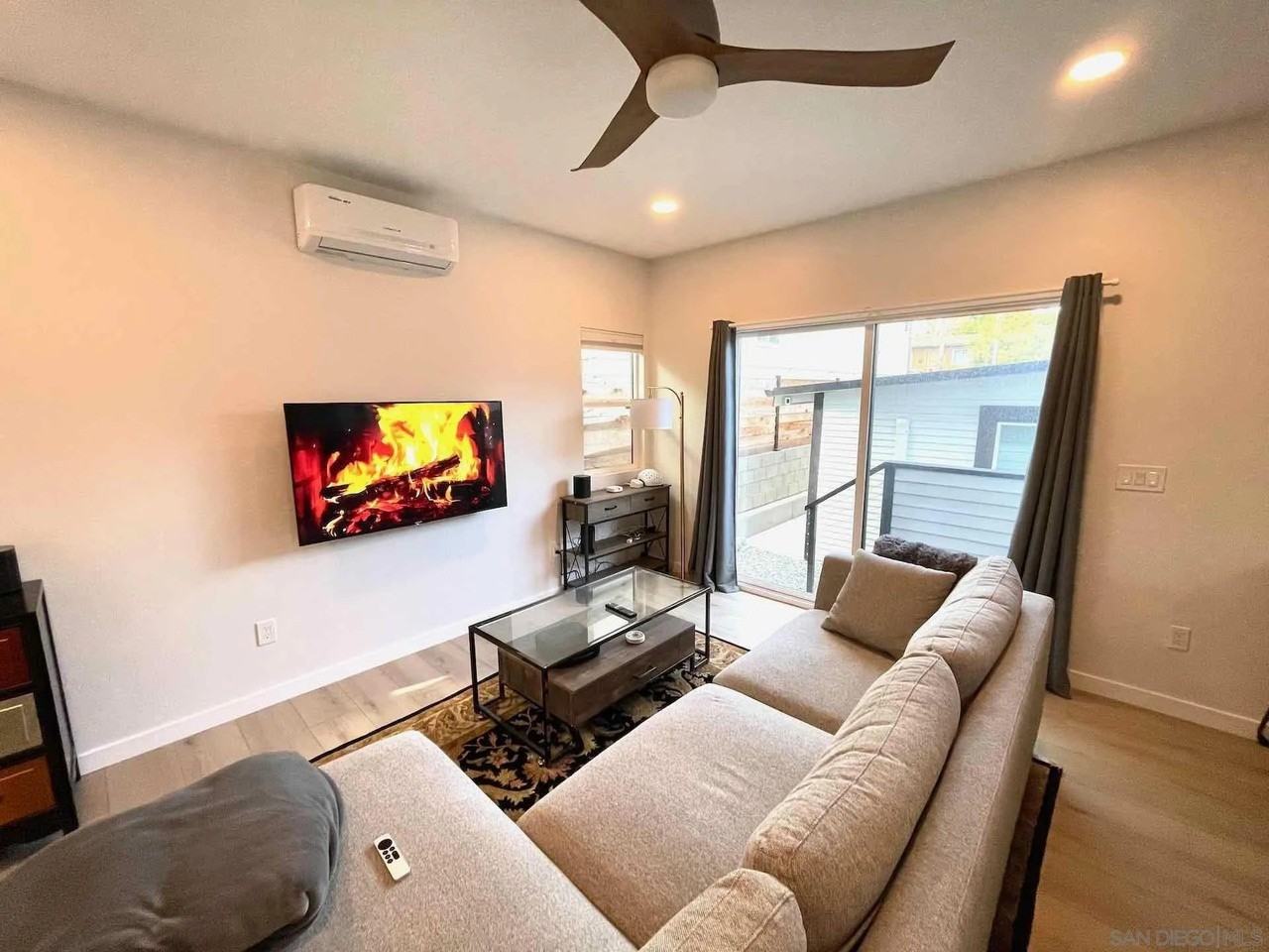 1949 Meade Ave - Photo 3 of 19