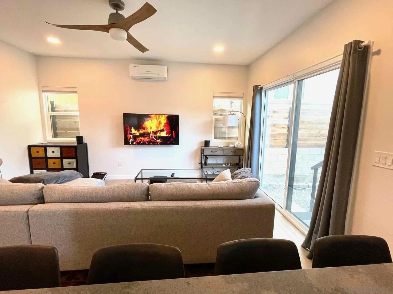 1949 Meade Ave - Photo 4 of 19