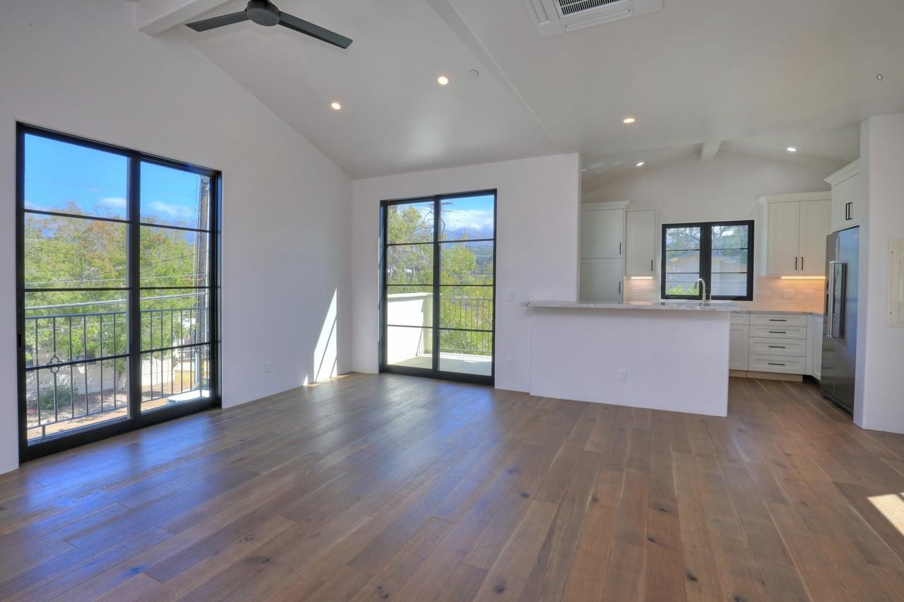 401 Orilla Del Mar Apt B - Photo 4 of 17