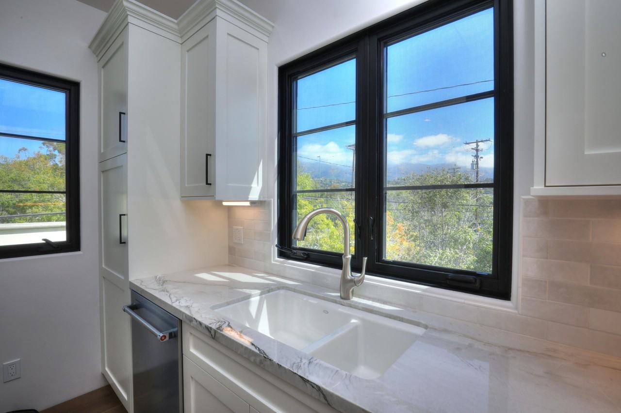 401 Orilla Del Mar Apt B - Photo 5 of 17